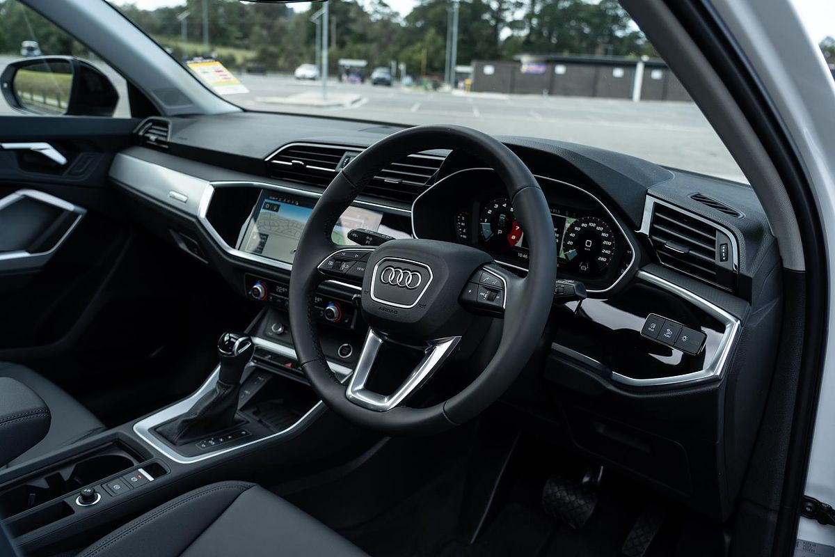 2025 Audi Q3 35 TFSI F3