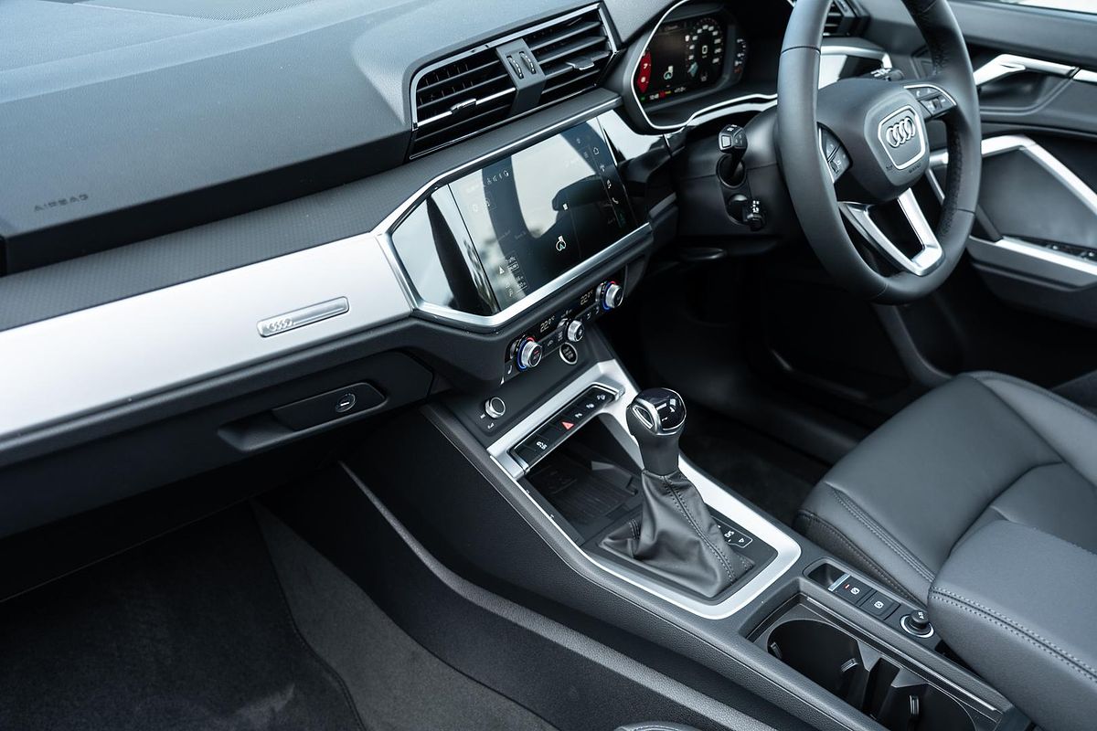 2025 Audi Q3 35 TFSI F3