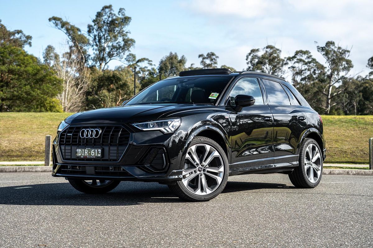 2025 Audi Q3 40 TFSI S line F3