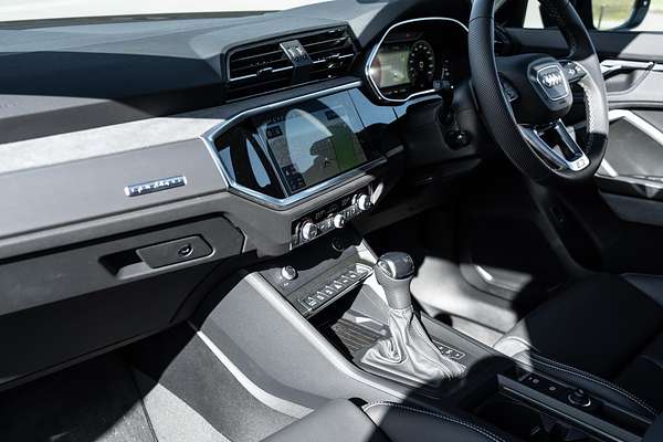 2025 Audi Q3 40 TFSI S line F3