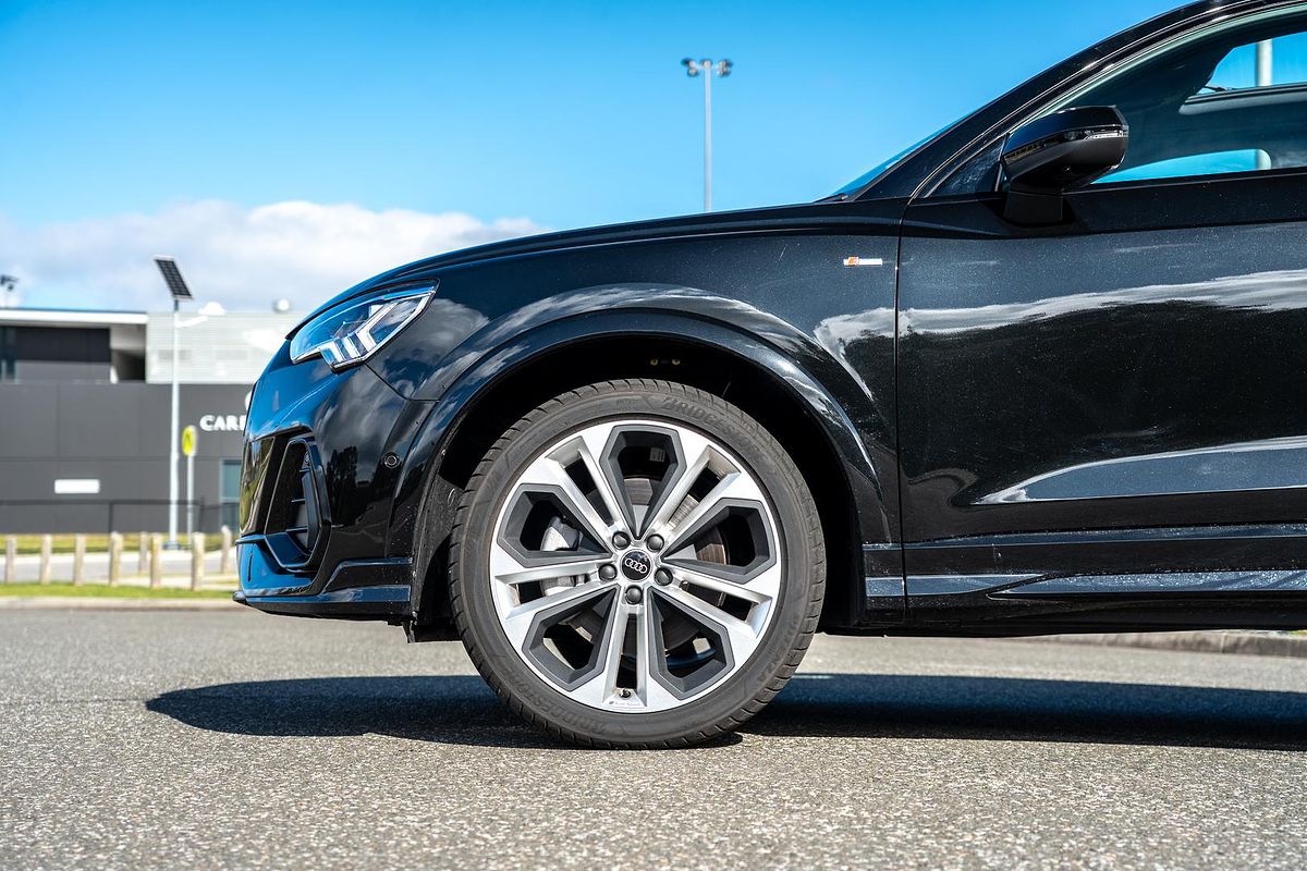 2025 Audi Q3 40 TFSI S line F3