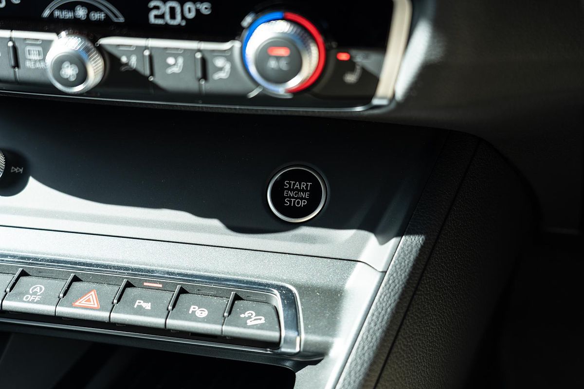 2025 Audi Q3 40 TFSI S line F3