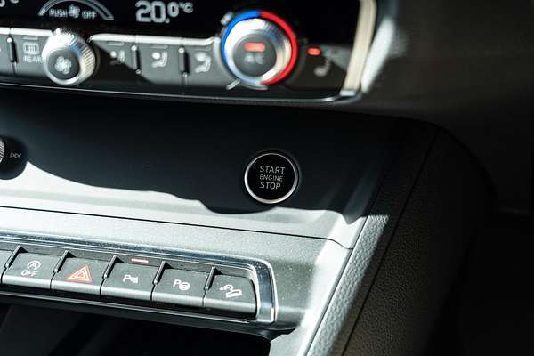 2025 Audi Q3 40 TFSI S line F3