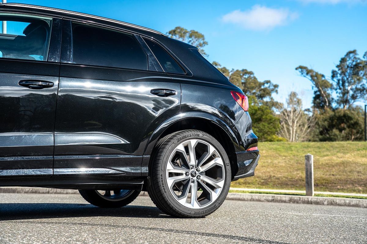 2025 Audi Q3 40 TFSI S line F3