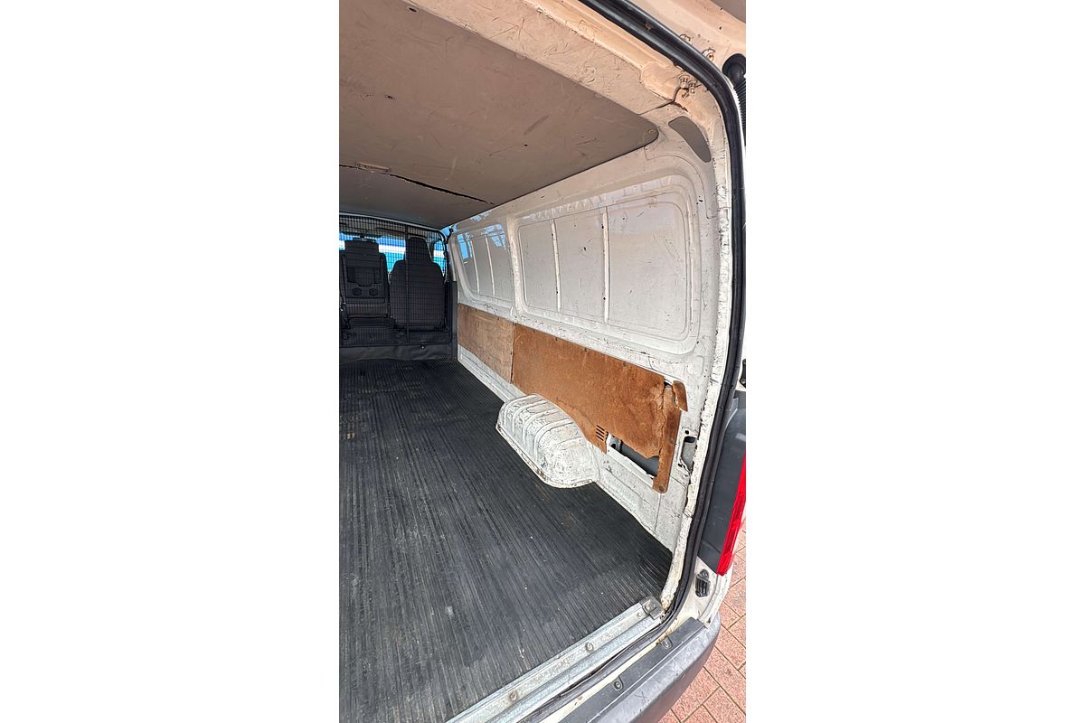 2005 Toyota Hiace  TRH201R LWB