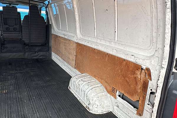 2005 Toyota Hiace  TRH201R LWB