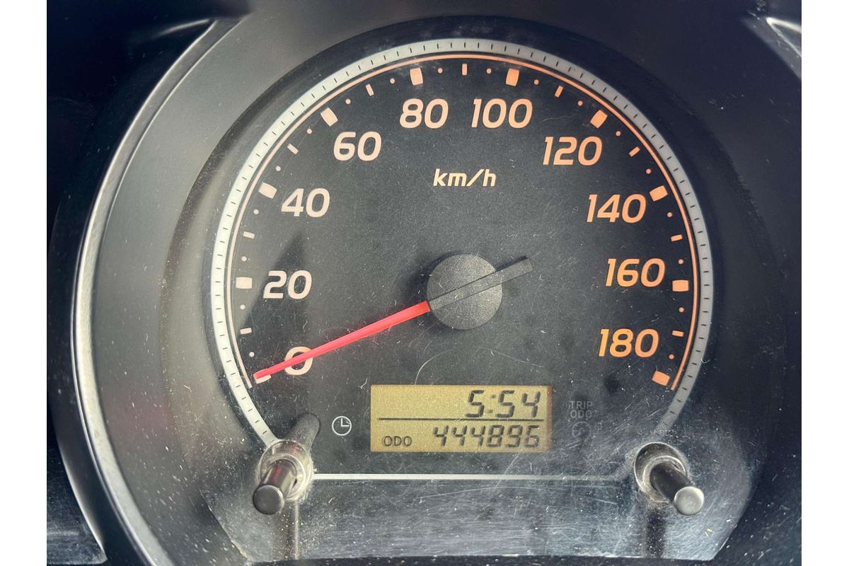 2005 Toyota Hiace  TRH201R LWB