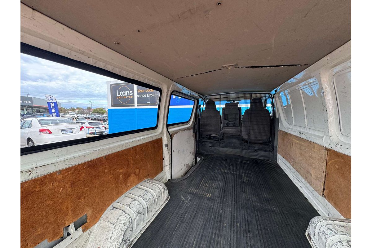 2005 Toyota Hiace  TRH201R LWB