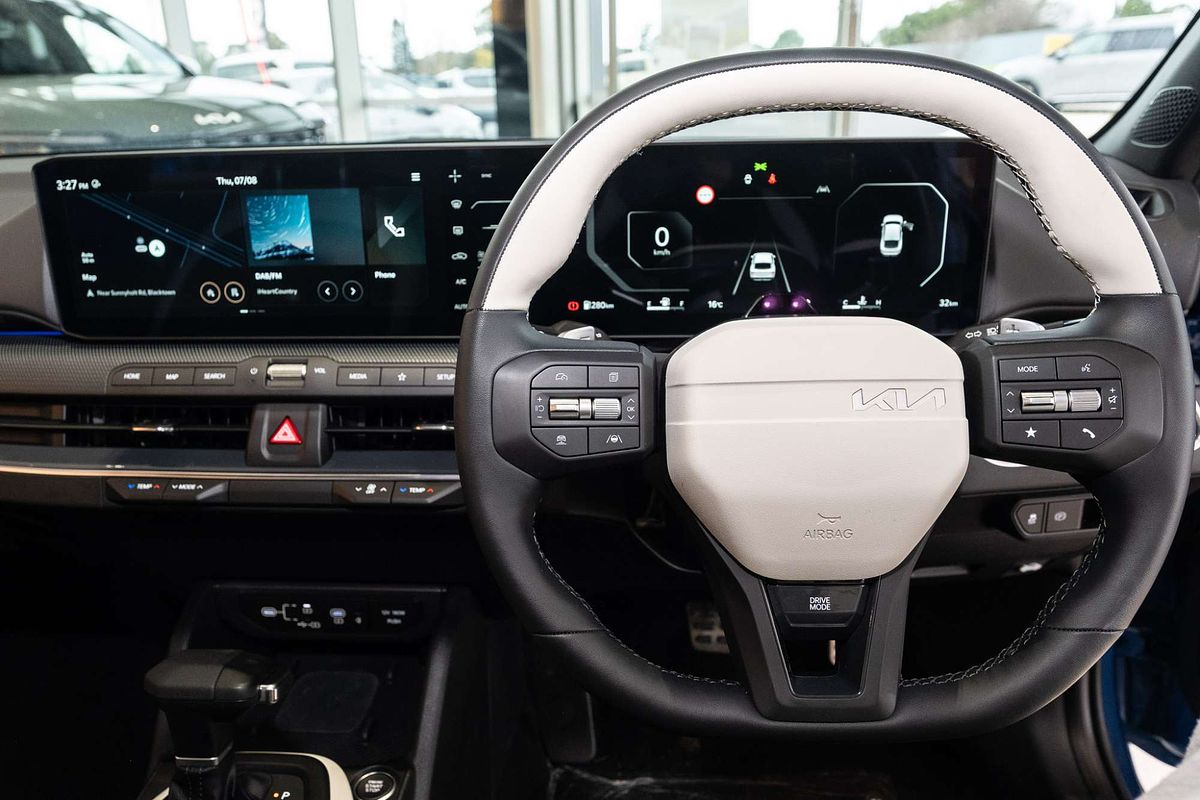 2025 Kia K4 GT-Line CL4m