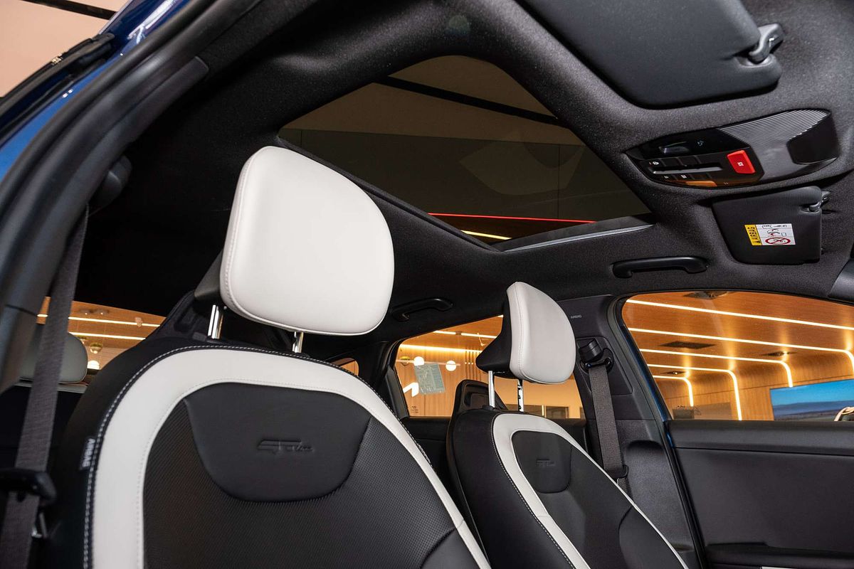 2025 Kia K4 GT-Line CL4m