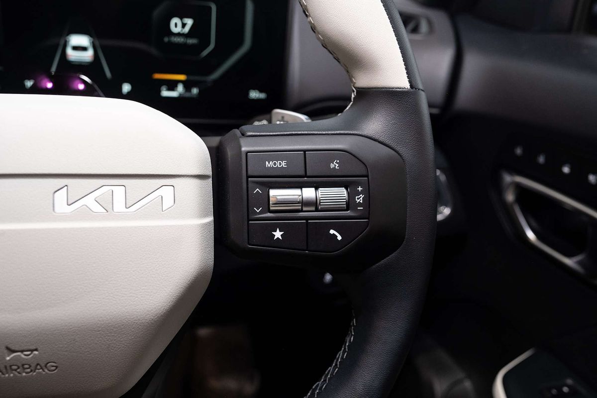 2025 Kia K4 GT-Line CL4m