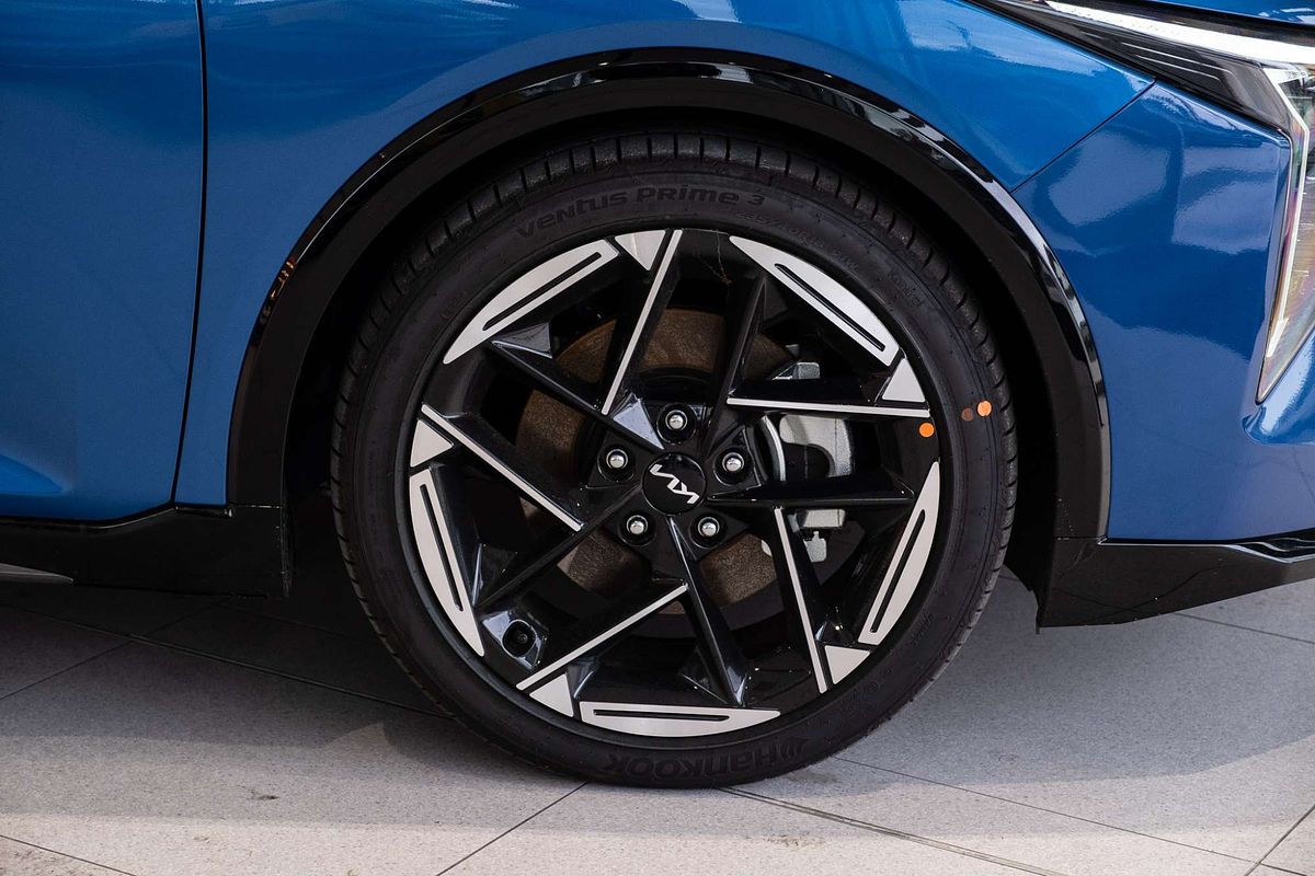 2025 Kia K4 GT-Line CL4m