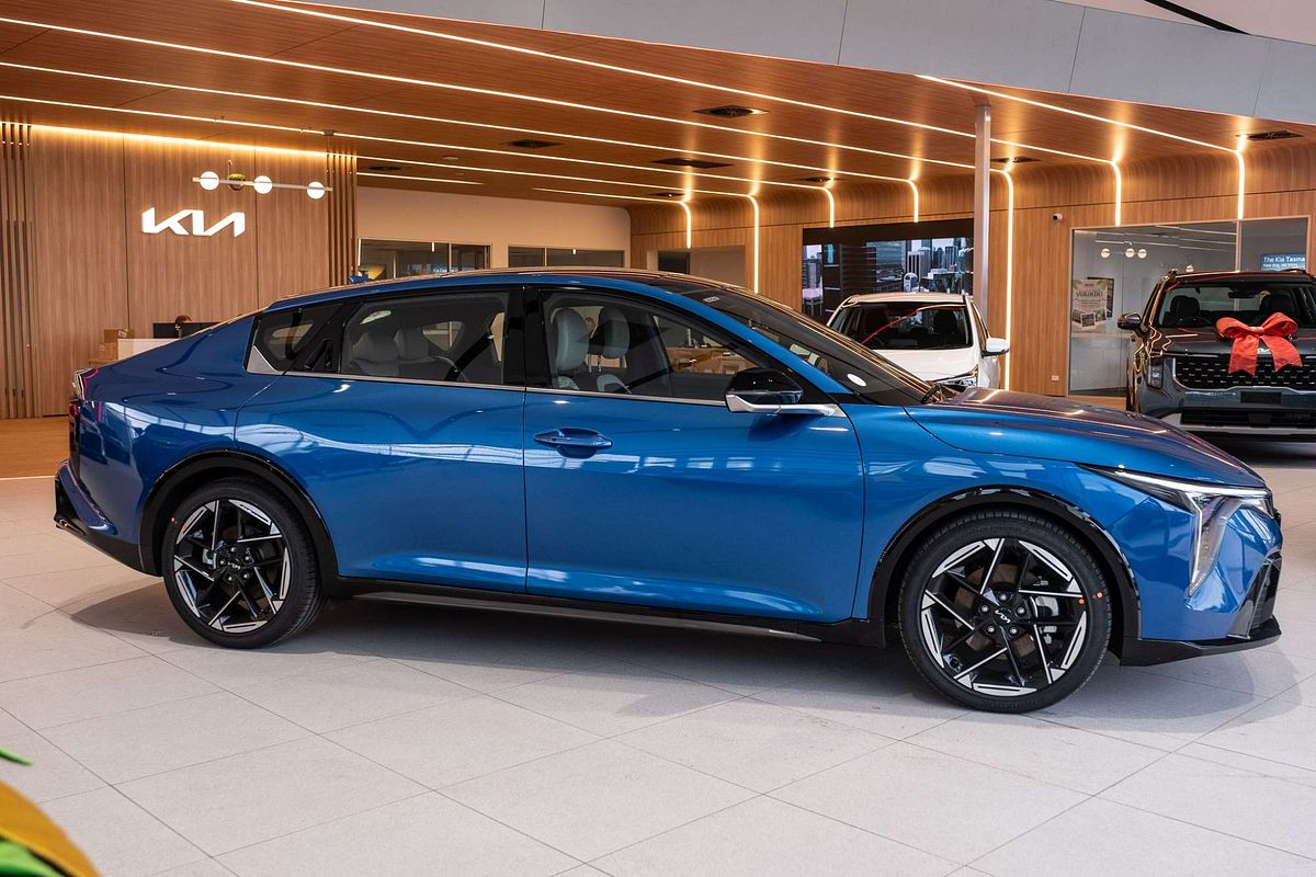 2025 Kia K4 GT-Line CL4m