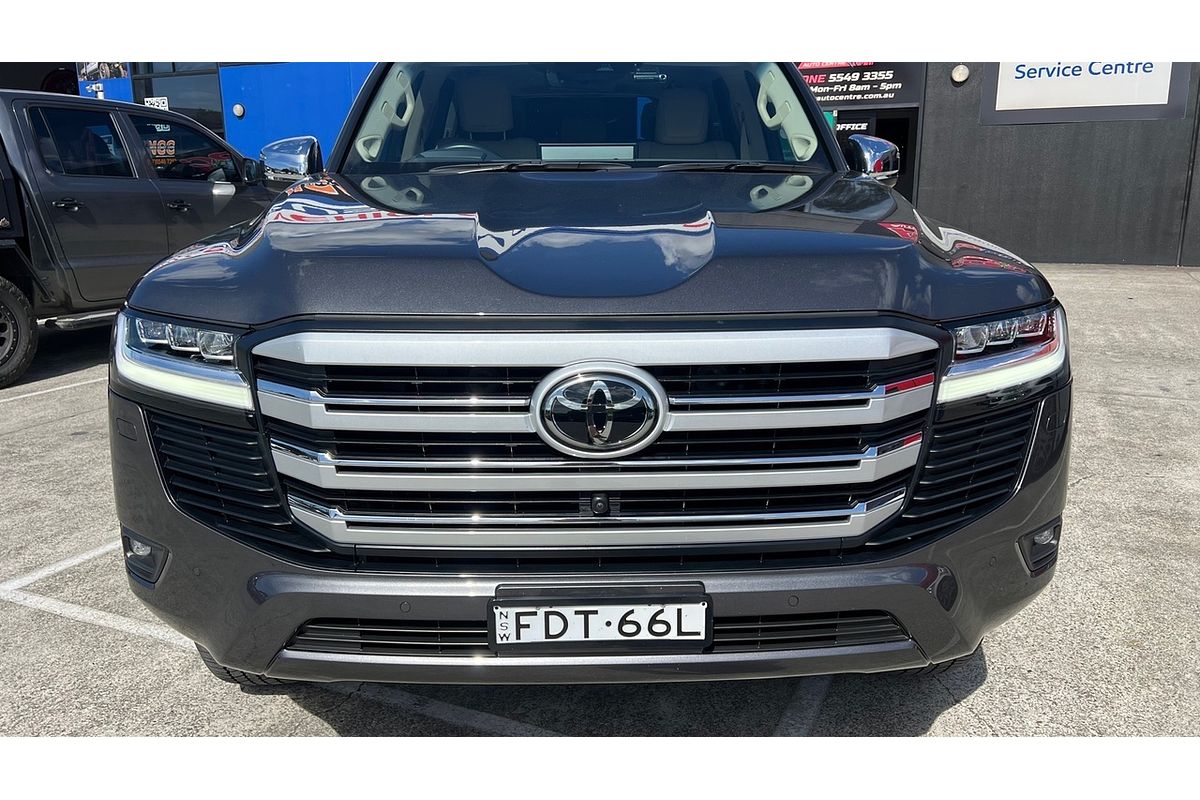 2023 Toyota Landcruiser Sahara FJA300R
