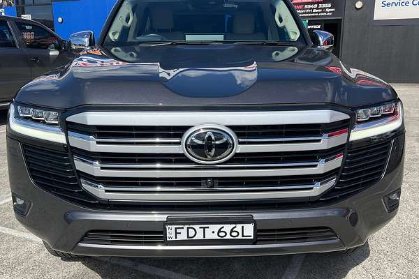 2023 Toyota Landcruiser Sahara FJA300R
