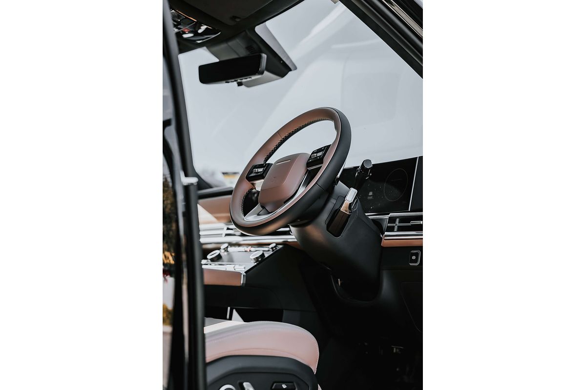 2025 Hyundai Santa Fe Hybrid Calligraphy MX5.V1