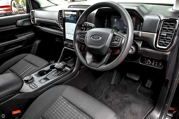 2025 Ford Everest Ambiente 2.0L