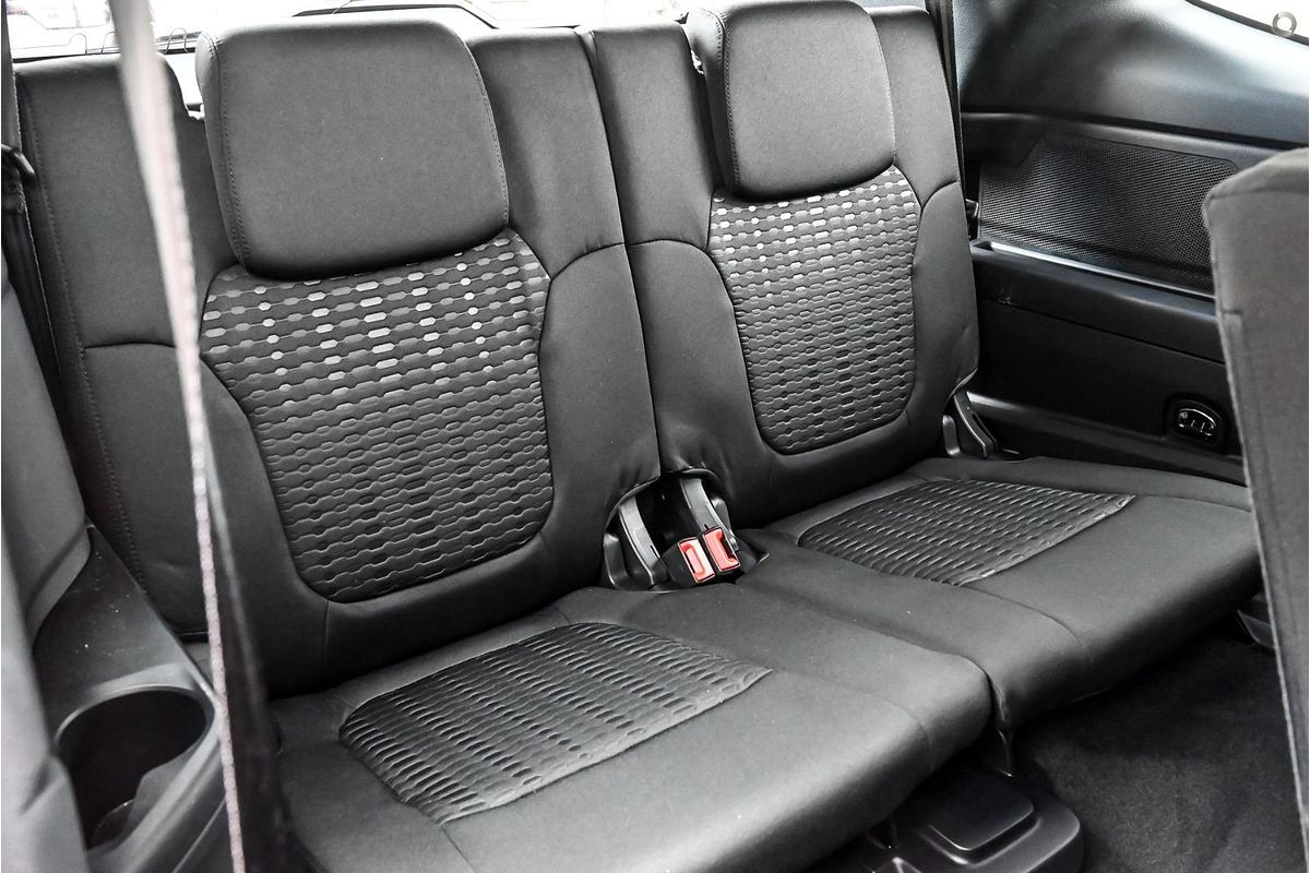 2025 Ford Everest Ambiente 2.0L