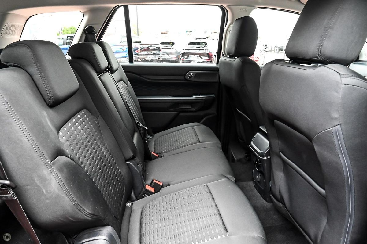 2025 Ford Everest Ambiente 2.0L