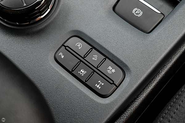 2025 Ford Everest Ambiente 2.0L