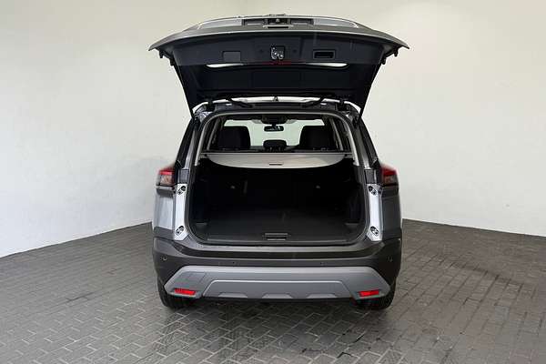 2025 Nissan X-TRAIL ST T33