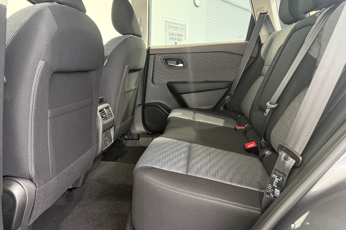 2025 Nissan X-TRAIL ST T33