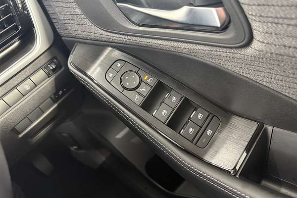 2025 Nissan X-TRAIL ST T33