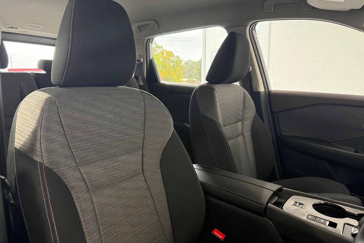 2025 Nissan X-TRAIL ST T33