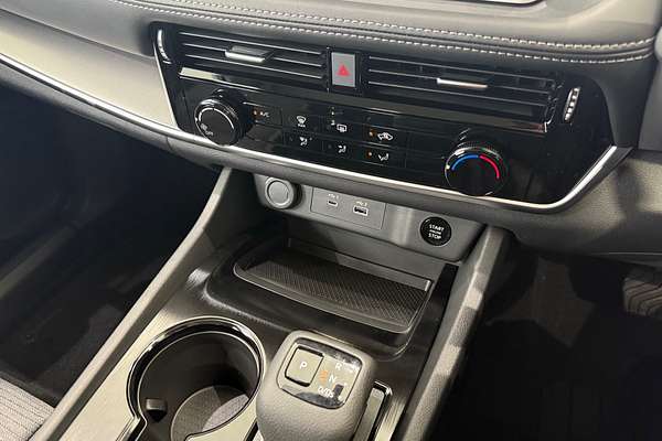 2025 Nissan X-TRAIL ST T33