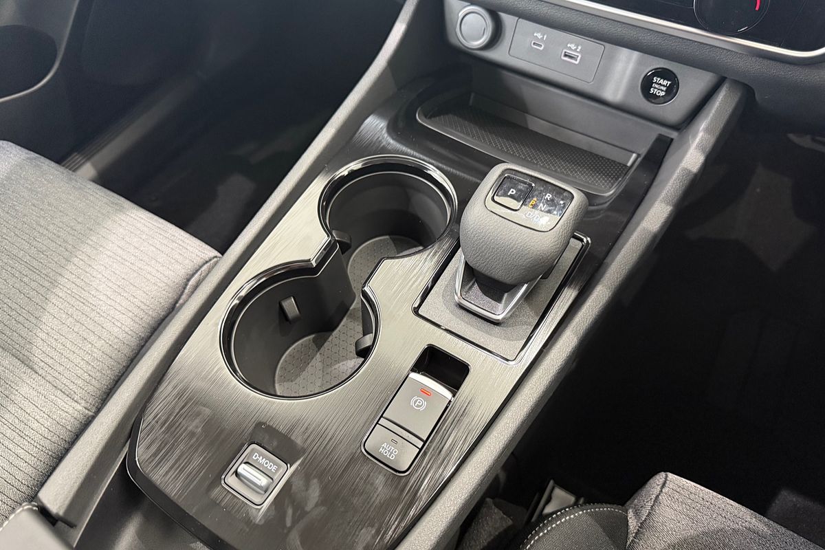 2025 Nissan X-TRAIL ST T33