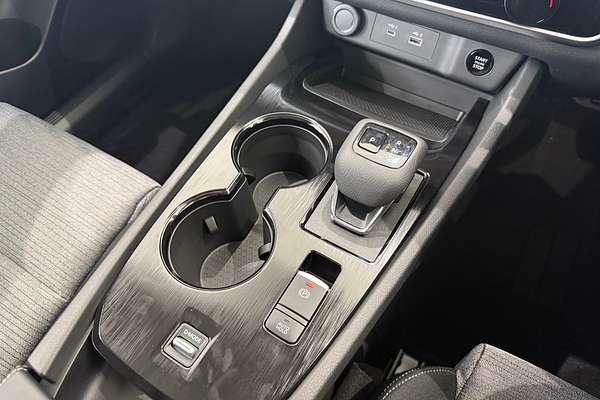 2025 Nissan X-TRAIL ST T33