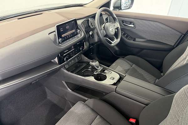 2025 Nissan X-TRAIL ST T33