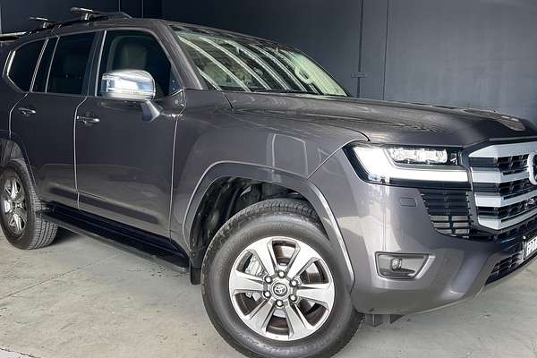 2023 Toyota Landcruiser Sahara FJA300R