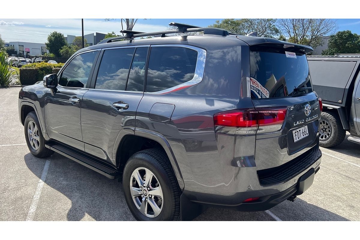 2023 Toyota Landcruiser Sahara FJA300R
