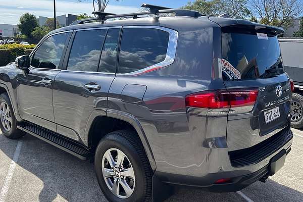 2023 Toyota Landcruiser Sahara FJA300R