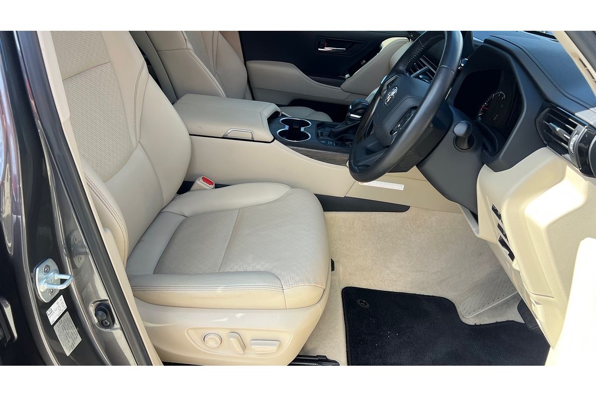 2023 Toyota Landcruiser Sahara FJA300R