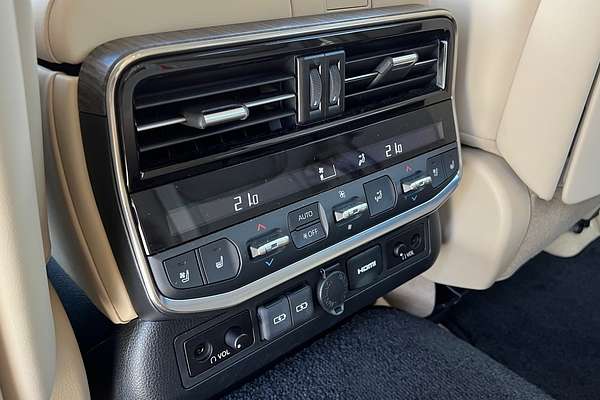 2023 Toyota Landcruiser Sahara FJA300R