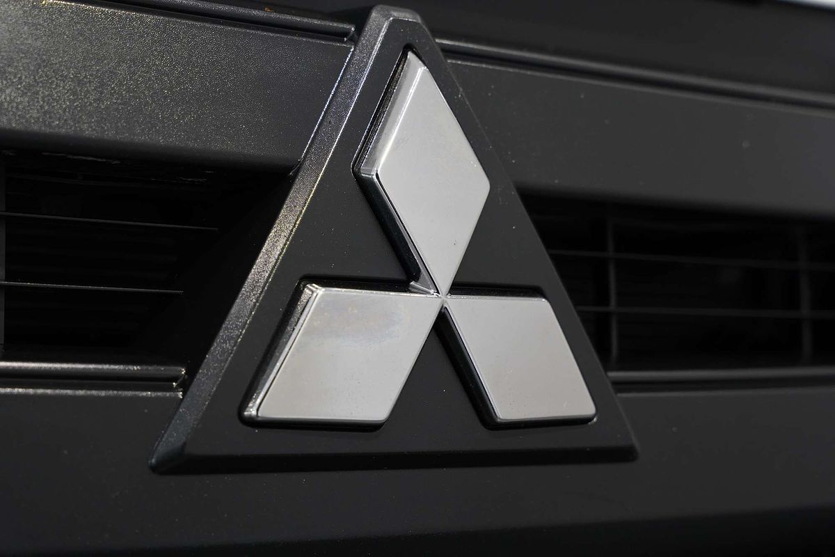 2020 Mitsubishi Express GLX SN LWB