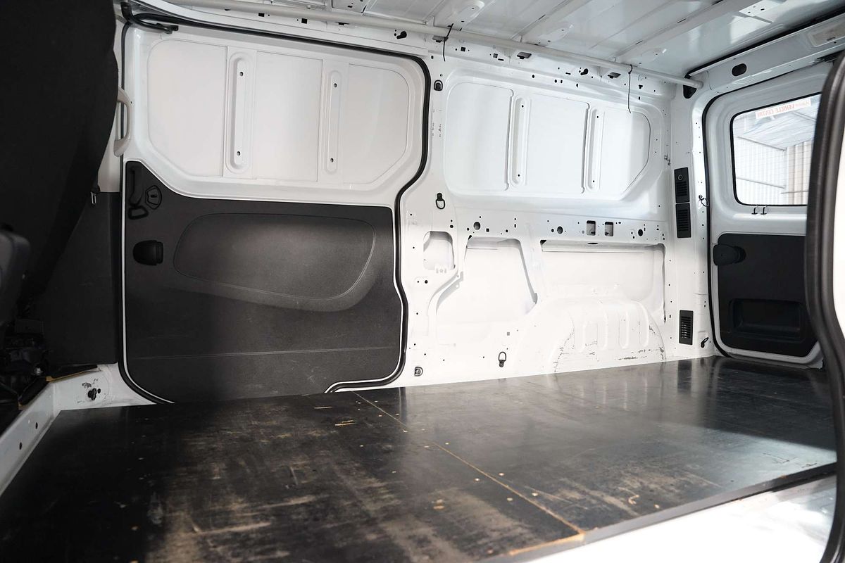 2020 Mitsubishi Express GLX SN LWB