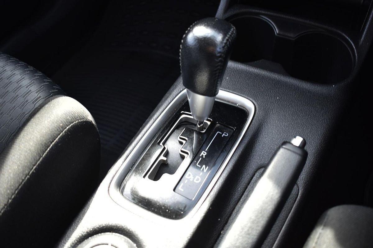 2013 Mitsubishi Outlander ES ZJ