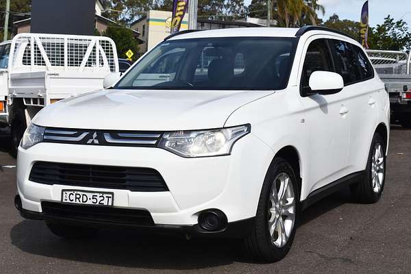2013 Mitsubishi Outlander ES ZJ