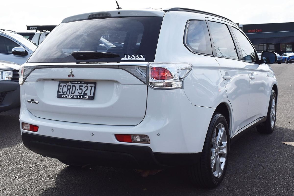 2013 Mitsubishi Outlander ES ZJ