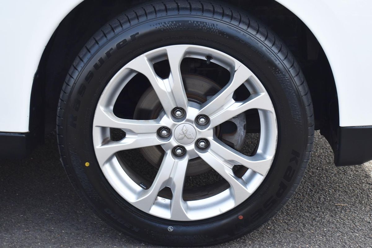 2013 Mitsubishi Outlander ES ZJ