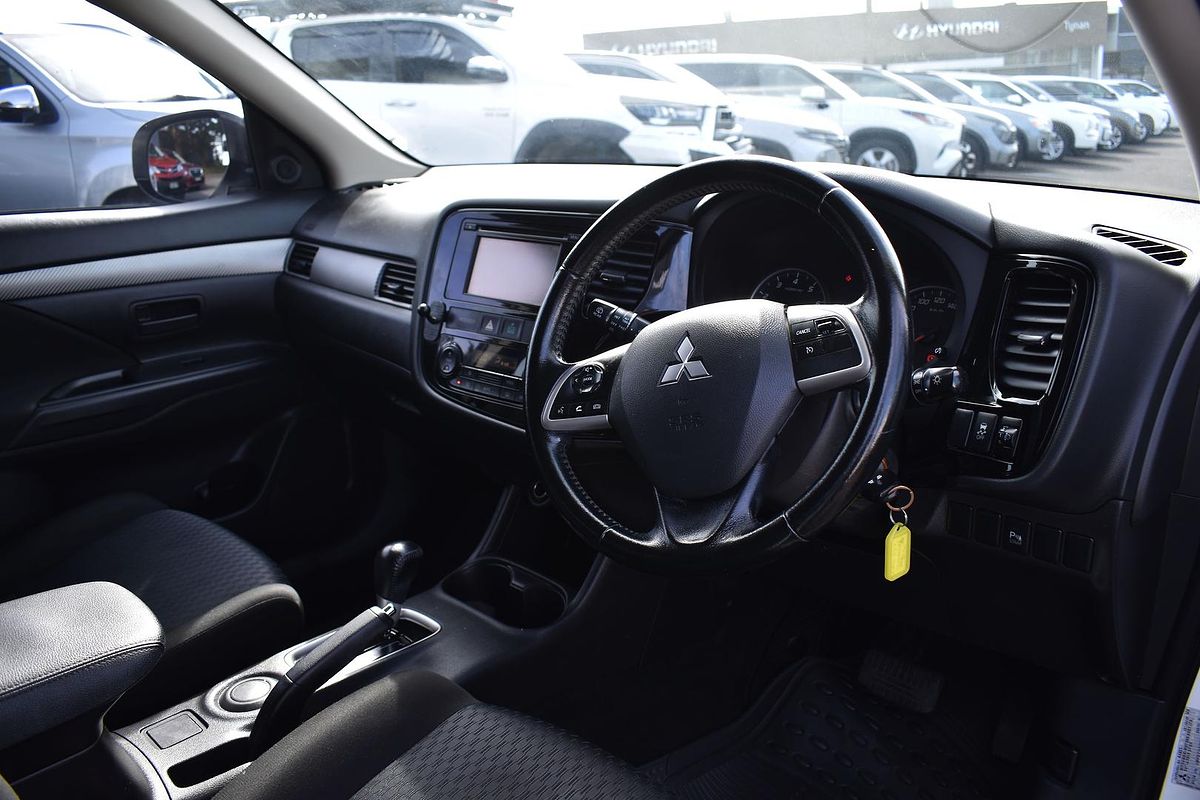 2013 Mitsubishi Outlander ES ZJ