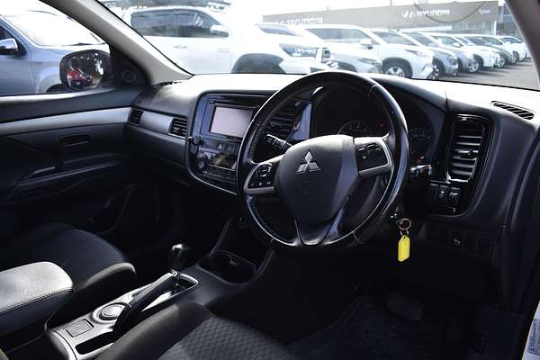 2013 Mitsubishi Outlander ES ZJ
