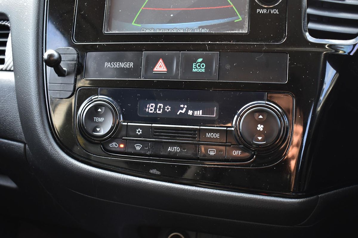 2013 Mitsubishi Outlander ES ZJ