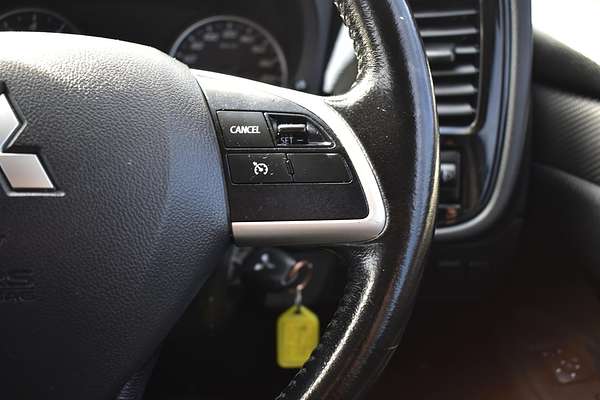 2013 Mitsubishi Outlander ES ZJ