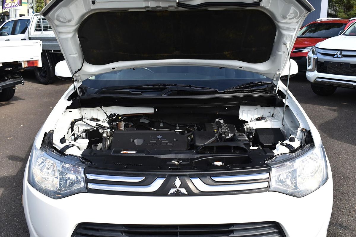 2013 Mitsubishi Outlander ES ZJ