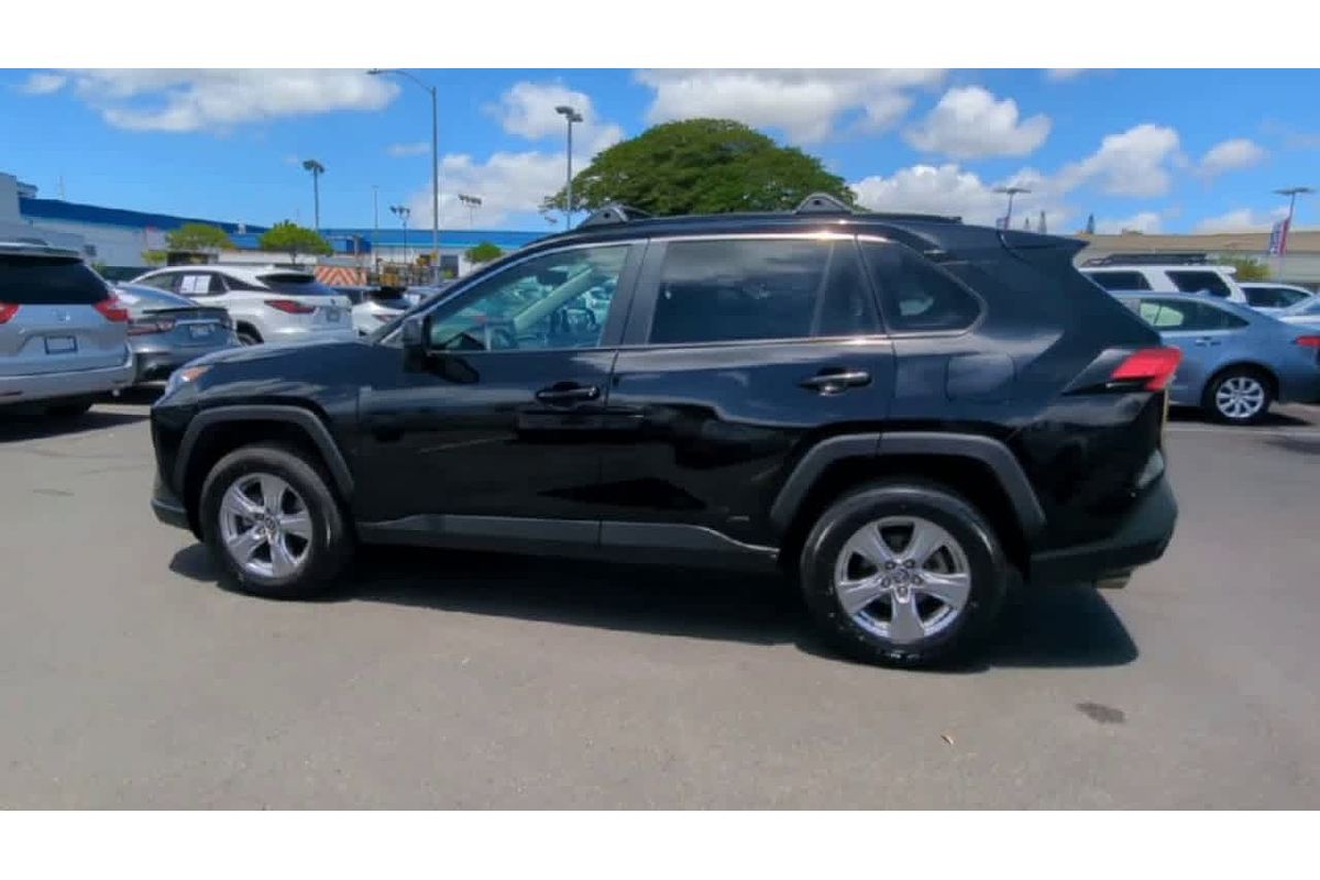 2022 Toyota RAV4 Hybrid LE