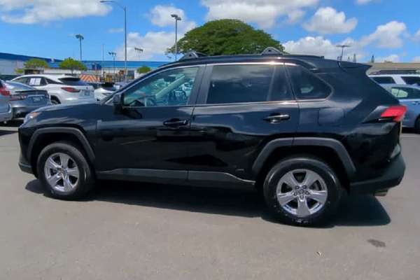 2022 Toyota RAV4 Hybrid LE